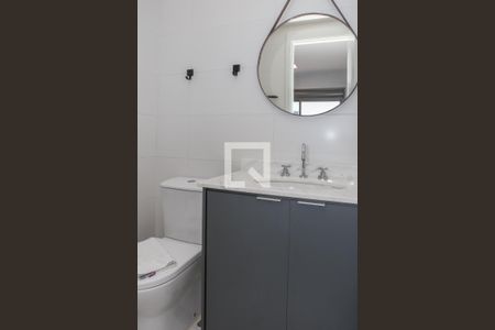 Banheiro de kitnet/studio para alugar com 1 quarto, 21m² em Pompeia, São Paulo