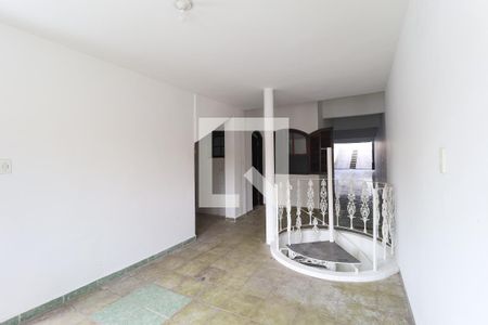 Hall de casa para alugar com 4 quartos, 225m² em Vila Irmaos Arnoni, São Paulo