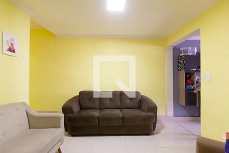 Sala 3 de casa à venda com 6 quartos, 250m² em Vila Carmosina, São Paulo