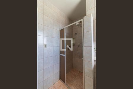 Banheiro Social de casa à venda com 3 quartos, 200m² em Vila Joao Pessoa, Porto Alegre