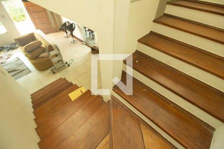 Escada de casa de condomínio para alugar com 4 quartos, 197m² em Campo Grande, Rio de Janeiro