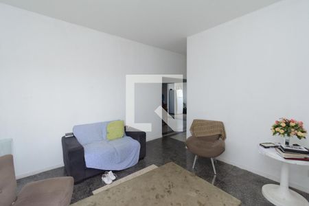 Casa2 - Sala de casa à venda com 7 quartos, 300m² em Amazonas, Contagem