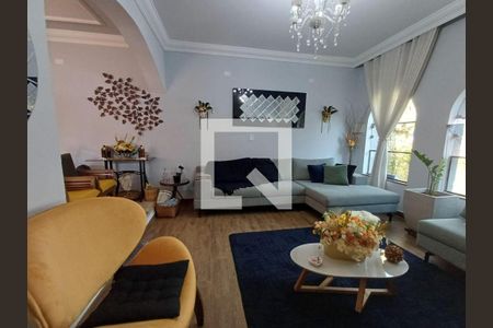 Casa à venda com 3 quartos, 155m² em Vila Carrão, São Paulo