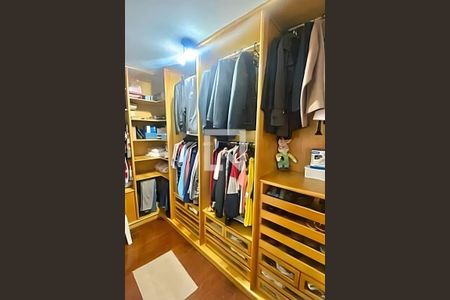 Casa à venda com 3 quartos, 224m² em Utinga, Santo André