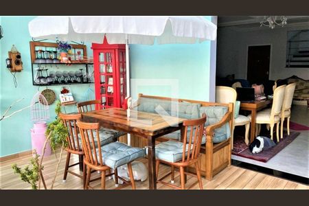 Casa de Condomínio à venda com 3 quartos, 228m² em Jardim Londrina, São Paulo