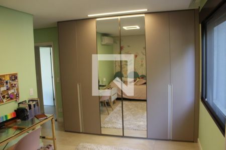 Quarto 2 de casa de condomínio à venda com 4 quartos, 475m² em Santo Amaro, São Paulo