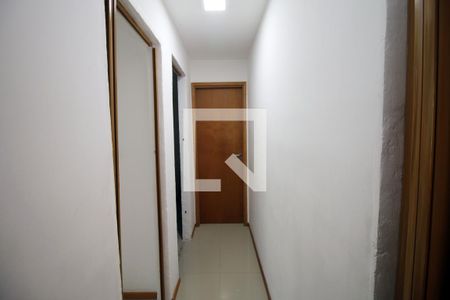 Corredor de apartamento à venda com 3 quartos, 65m² em Penha, Rio de Janeiro