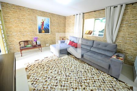 Sala 1 de casa de condomínio para alugar com 4 quartos, 290m² em Jardim Atlantico, Goiânia