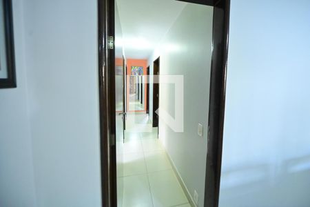 Corredor de casa de condomínio para alugar com 4 quartos, 290m² em Jardim Atlantico, Goiânia