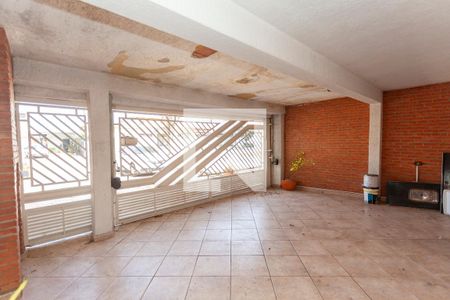 Garagem de casa para alugar com 3 quartos, 150m² em Jardim Regis, São Paulo