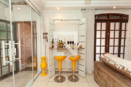 Sala de casa para alugar com 3 quartos, 150m² em Jardim Regis, São Paulo