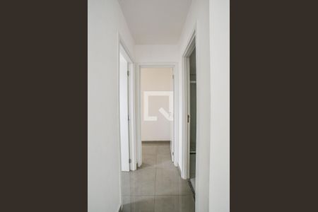 Corredor de apartamento à venda com 2 quartos, 49m² em Santa Terezinha, Santo André