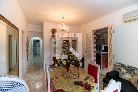Sala de casa para alugar com 6 quartos, 270m² em São Domingos, Niterói