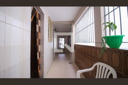 Corredor de casa à venda com 4 quartos, 230m² em Parque São Lucas, São Paulo