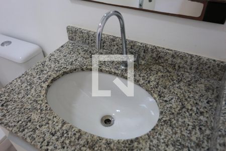 Lavabo de apartamento à venda com 2 quartos, 73m² em Vila Suzana, São Paulo