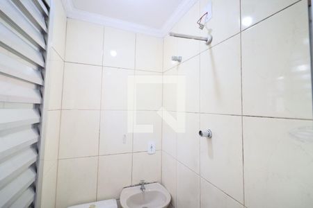 Casa 1 - Banheiro de casa para alugar com 3 quartos, 70m² em Bandeiras, Osasco