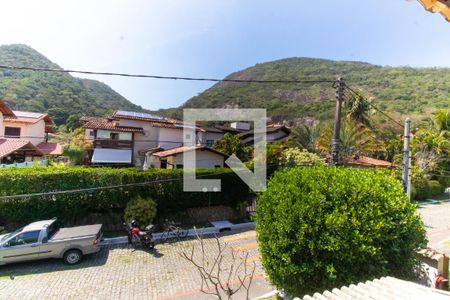 Vista da Sala de casa de condomínio para alugar com 5 quartos, 350m² em Itacoatiara, Niterói