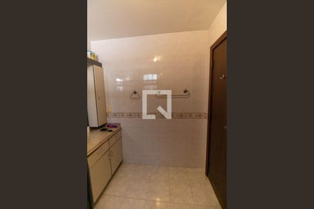 Banheiro da Suíte 1 de casa de condomínio à venda com 5 quartos, 350m² em Itacoatiara, Niterói
