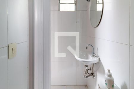 Banheiro de Serviço de casa à venda com 2 quartos, 100m² em Jardim Cordeiro, São Paulo