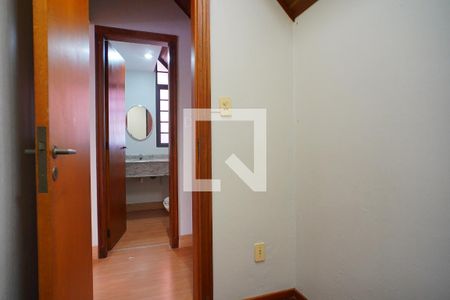 Depósito  de casa à venda com 3 quartos, 260m² em Jardim Itu, Porto Alegre