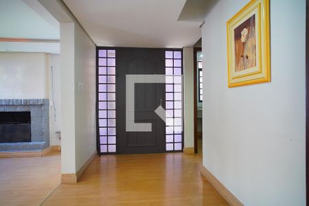 Hall  de entrada  de casa à venda com 3 quartos, 260m² em Jardim Itu, Porto Alegre