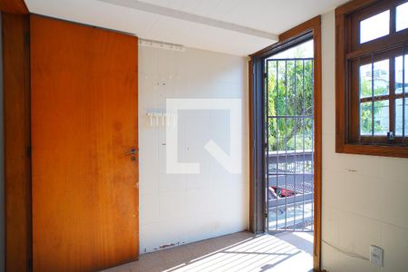 Área  de serviço  de casa à venda com 3 quartos, 260m² em Jardim Itu, Porto Alegre