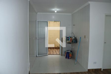 Sala/Cozinha de casa de condomínio para alugar com 2 quartos, 47m² em Chácara Ondas Verdes, Cotia