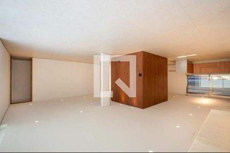 Casa à venda com 3 quartos, 420m² em Vila Nova Conceição, São Paulo