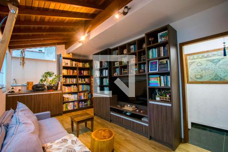 Sala de TV de apartamento à venda com 2 quartos, 96m² em Vila Helena, Santo André