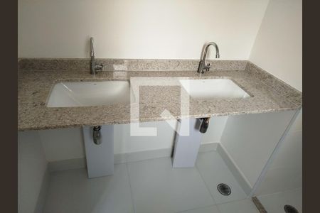 Banheiro 1 - suíte 1 de apartamento à venda com 2 quartos, 80m² em Vila Zilda, São Paulo