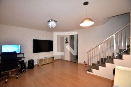 Sala de apartamento para alugar com 2 quartos, 60m² em Ramos, Rio de Janeiro