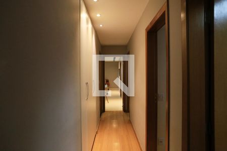 Corredor de apartamento à venda com 4 quartos, 200m² em Sagrada Família, Belo Horizonte
