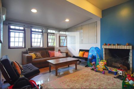 Sala 2 de casa para alugar com 6 quartos, 493m² em Rincão, Novo Hamburgo