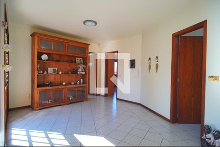 Sala 1 de casa para alugar com 6 quartos, 493m² em Rincão, Novo Hamburgo