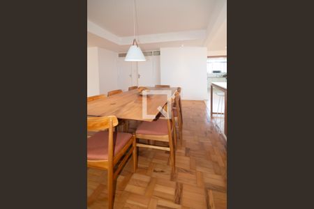 Sala de apartamento à venda com 3 quartos, 220m² em Morro dos Ingleses, São Paulo