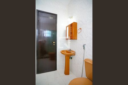 Banheiro de casa para alugar com 1 quarto, 23m² em Piratininga, Niterói