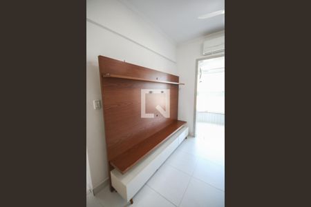 Sala de apartamento para alugar com 2 quartos, 78m² em Vila Caiçara, Praia Grande