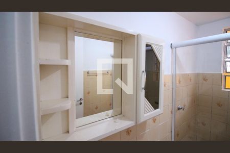Banheiro Social de casa para alugar com 1 quarto, 60m² em Jardim Tiete, São Paulo
