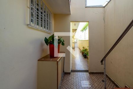 Corredor Externo de casa para alugar com 2 quartos, 125m² em Parque Jabaquara, São Paulo