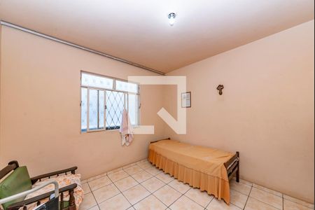 Quarto 2 de casa à venda com 3 quartos, 240m² em Vila Ermelinda, Belo Horizonte
