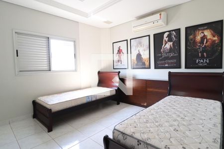 Quarto 1 de apartamento para alugar com 3 quartos, 120m² em Santa Mônica, Uberlândia