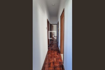 Corredor  de apartamento à venda com 3 quartos, 65m² em Vila Kosmos, Rio de Janeiro