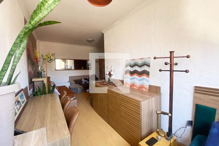 Sala de estar de apartamento à venda com 1 quarto, 68m² em Pinheiros, São Paulo