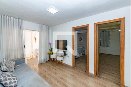 Sala de casa à venda com 4 quartos, 170m² em Conjunto Agua Branca, Contagem