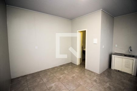 Sala/Quarto de casa de condomínio para alugar com 1 quarto, 18m² em Azenha, Porto Alegre