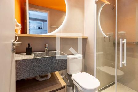 Banheiro de kitnet/studio para alugar com 1 quarto, 27m² em República, São Paulo