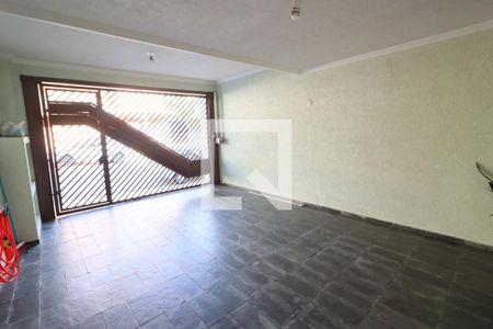 Garagem de casa à venda com 3 quartos, 125m² em Cipava, Osasco