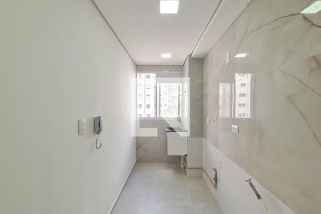 Cozinha e Área de Serviço de apartamento para alugar com 2 quartos, 44m² em Parque Bristol, São Paulo