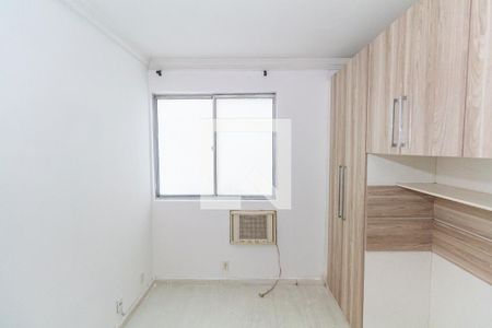 Quarto 1 de apartamento para alugar com 2 quartos, 55m² em Vila Valqueire, Rio de Janeiro