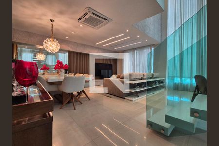 Sala de casa de condomínio à venda com 5 quartos, 426m² em Recreio dos Bandeirantes, Rio de Janeiro